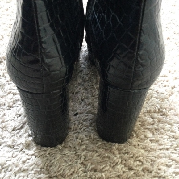 Glossed Faux Crocodile Platform Ankle Boots - Picture 7 of 16